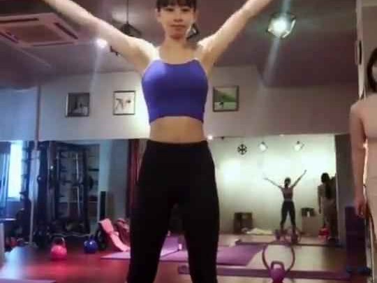 甩掉拜拜肉必看 这些运动让你快速瘦出纤细手臂