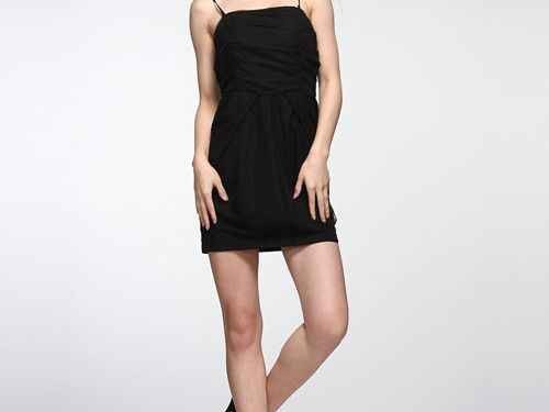 吊带内衣搭配秘诀让你美得不费劲