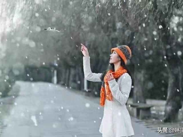 学生冬日穿衣搭配全攻略：小雪节气校园过冬指南，秋裤美食温暖整个冬天