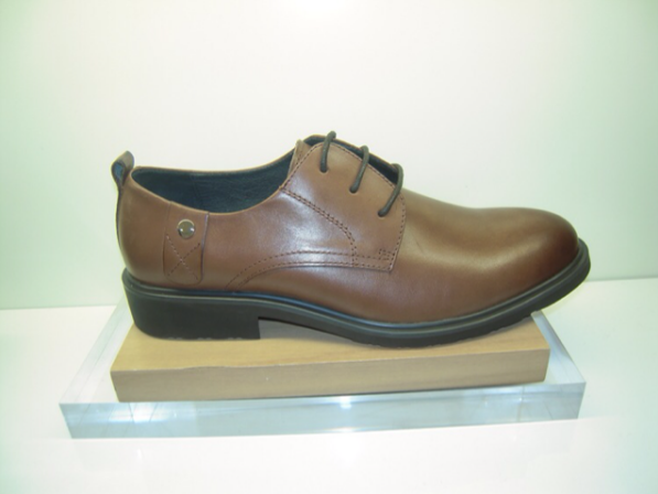 春秋穿鞋别纠结，记住这几点轻松选对款