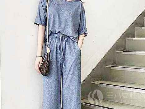 日常T恤穿搭术 几条裤子让你时髦得不重样