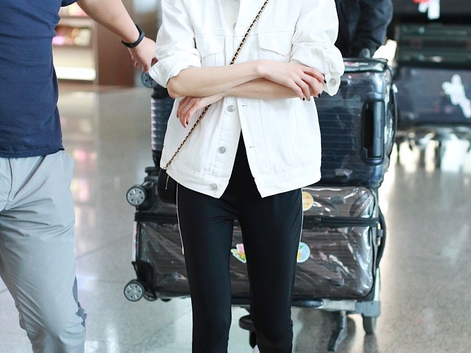 黑色裤子配外套万能公式 穿对一件时髦一整季