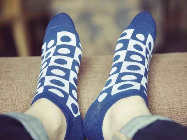 男生袜子穿搭全攻略 从脚底开始赢