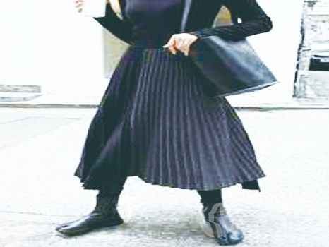 半身裙与鞋子的心动邂逅 这样搭配美翻整个季节