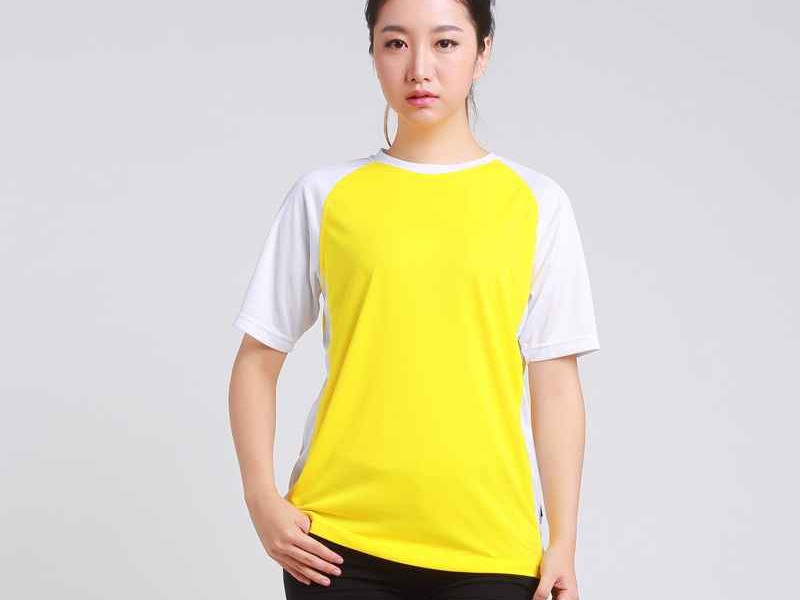 夏日衣橱的东方美学：一件女短袖中式服如何穿出高级感