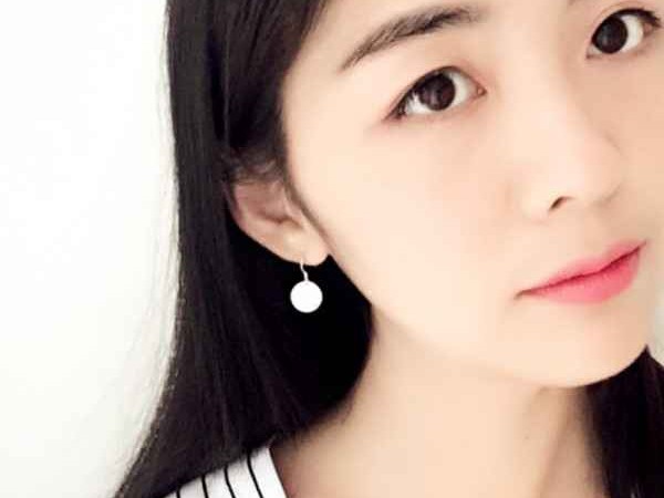 小巧耳垂选耳钉指南 让你戴出精致高级感