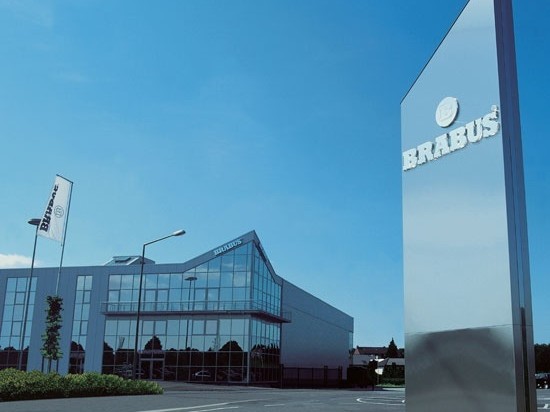 鄂尔多斯品牌探秘：从草原羊绒到时尚传奇的暖心故事