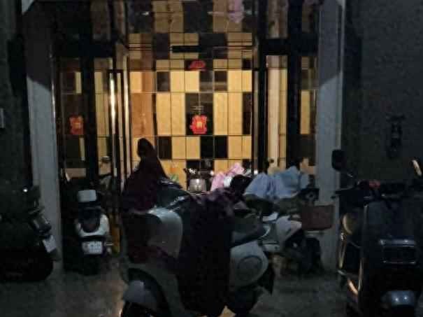 南昌英伦联邦小区电动车停放大变革，智能车棚消除消防隐患