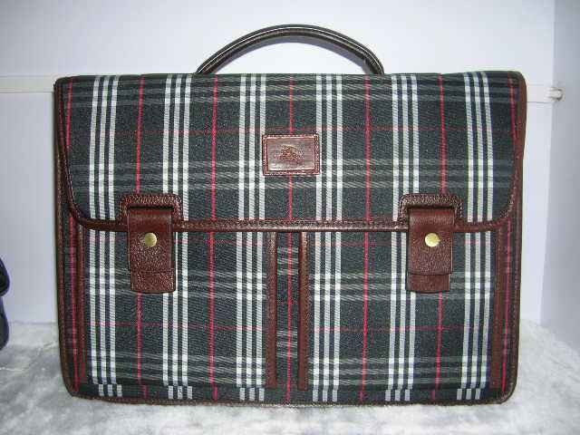 别再乱买了 这篇告诉你什么牌子的包真正适合你