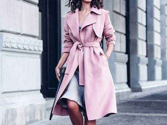 浅粉色搭配什么颜色最显气质