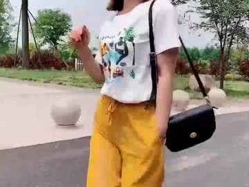 白色T恤的万能搭配指南 这样穿裤子准没错