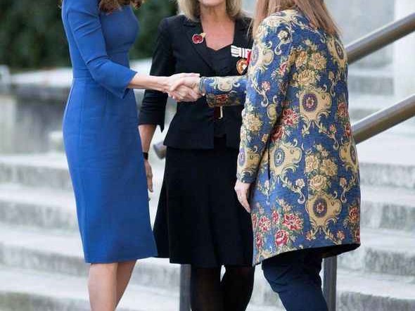 凯特周从清华学霸到手袋买手的时尚破局路