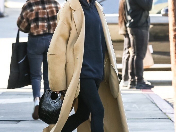 运动装外套搭配全攻略 轻松穿出时髦感