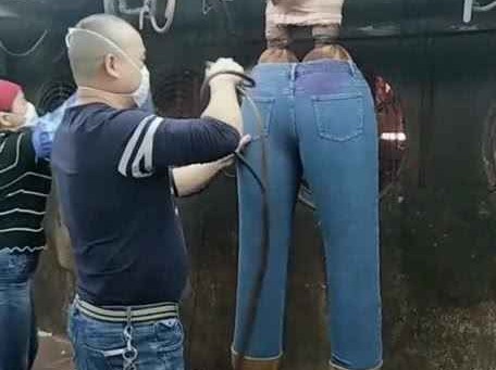 牛仔裤掉色真相大起底 原来这些习惯在作祟