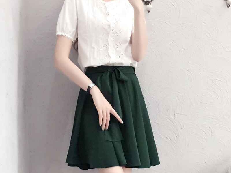 墨绿裙子配啥上衣绝绝子这几个颜色闭眼穿都高级