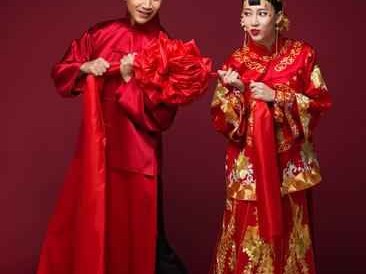 新郎官看过来！定制一身中式嫁衣，让你在婚礼上气场全开