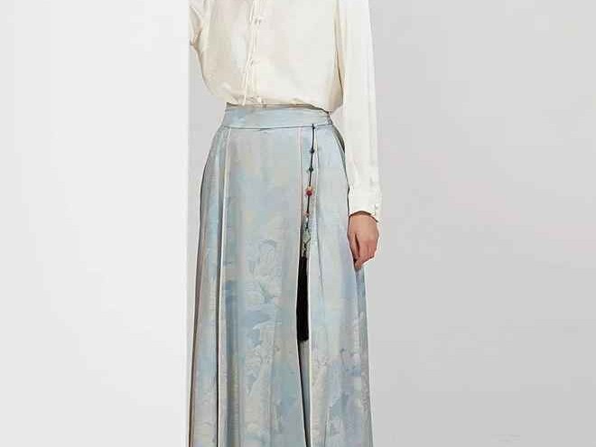 寻宝闵行：从非遗工坊到宝藏店铺，发现中式服饰的现代新表达