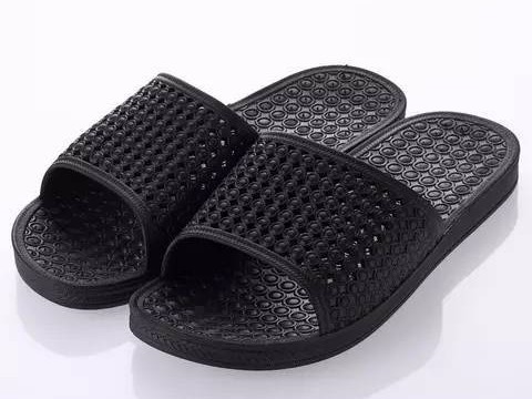 选对拖鞋材质，脚丫舒服一整天，家里外头都自在